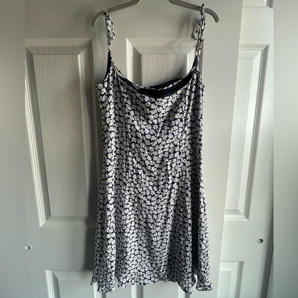 Petite Studio Sadie Dress Blue Floral Size Small - Picture 2 of 4